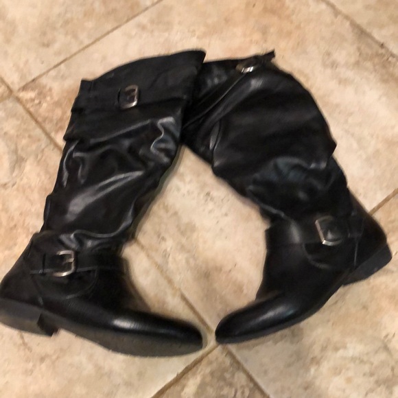 black boots size 5.5